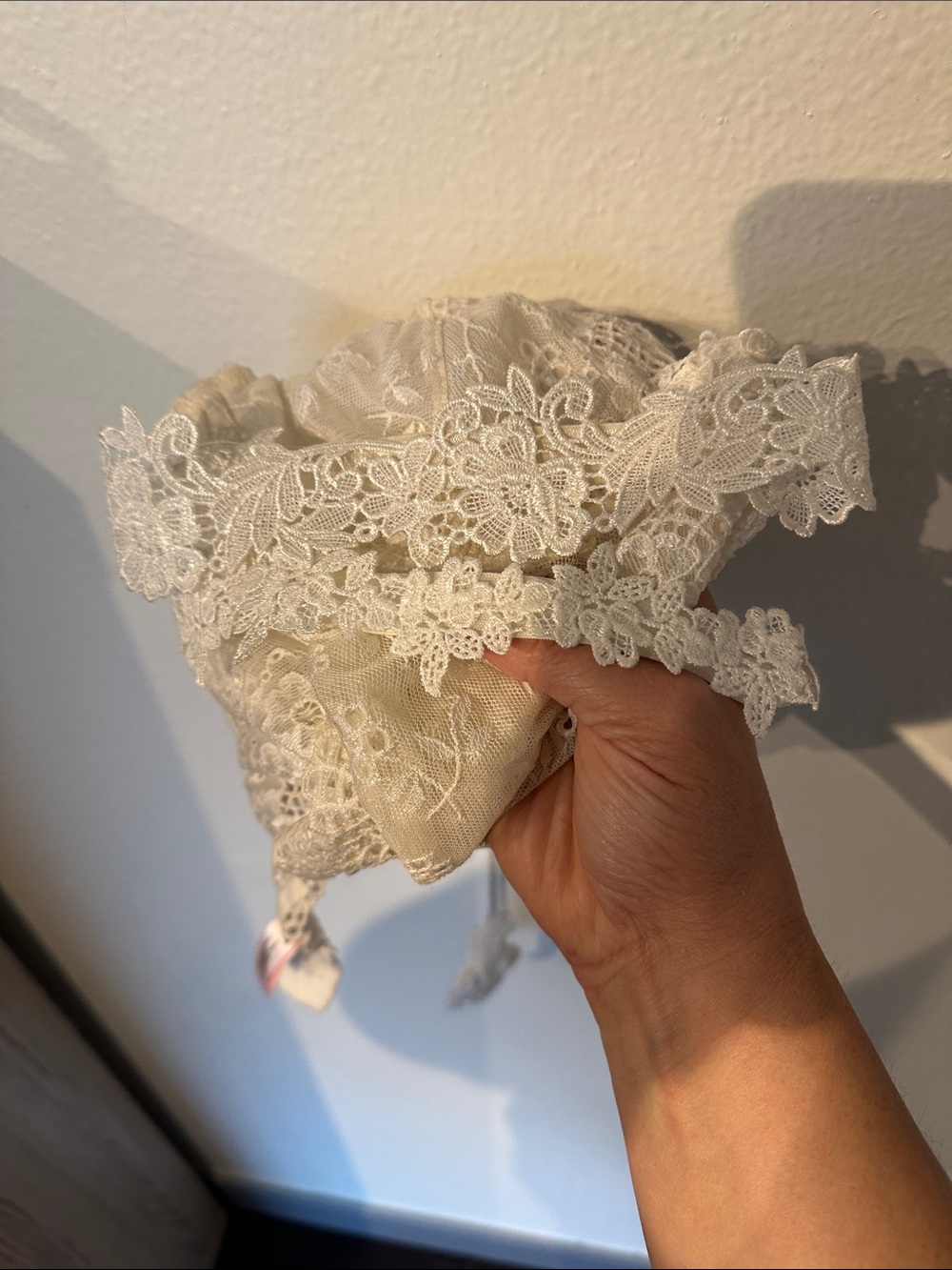 Delicate White Lace Bridal Lingere with Floral Embroidery and two lace garter - Picture 9 of 9